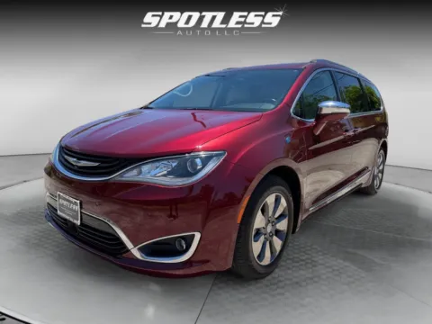 Another view of 2017 Chrysler Pacifica Hybrid Platinum for sale in San Antonio, TX at Spotless Auto San Pedro