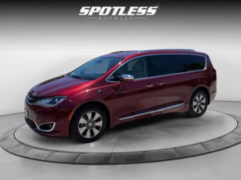 Red 2017 Chrysler Pacifica Hybrid Platinum for sale in San Antonio, TX