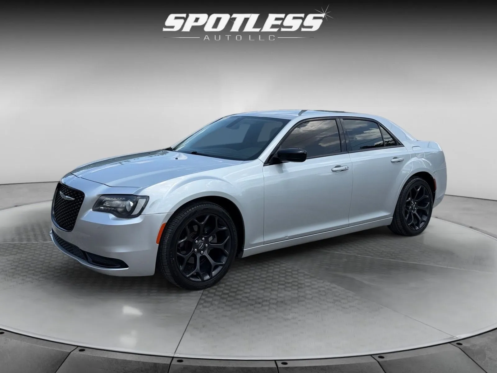 Silver 2019 Chrysler 300 Touring for sale in San Antonio, TX