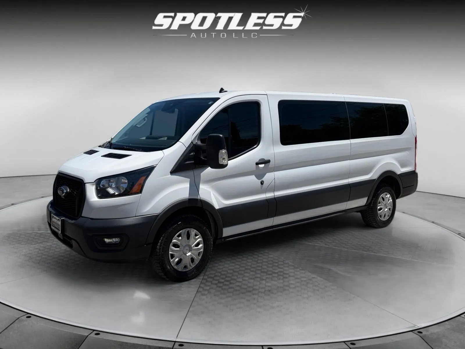 2023 Ford Transit 350 XL Low Roof Sliding Pass. 148's photo
