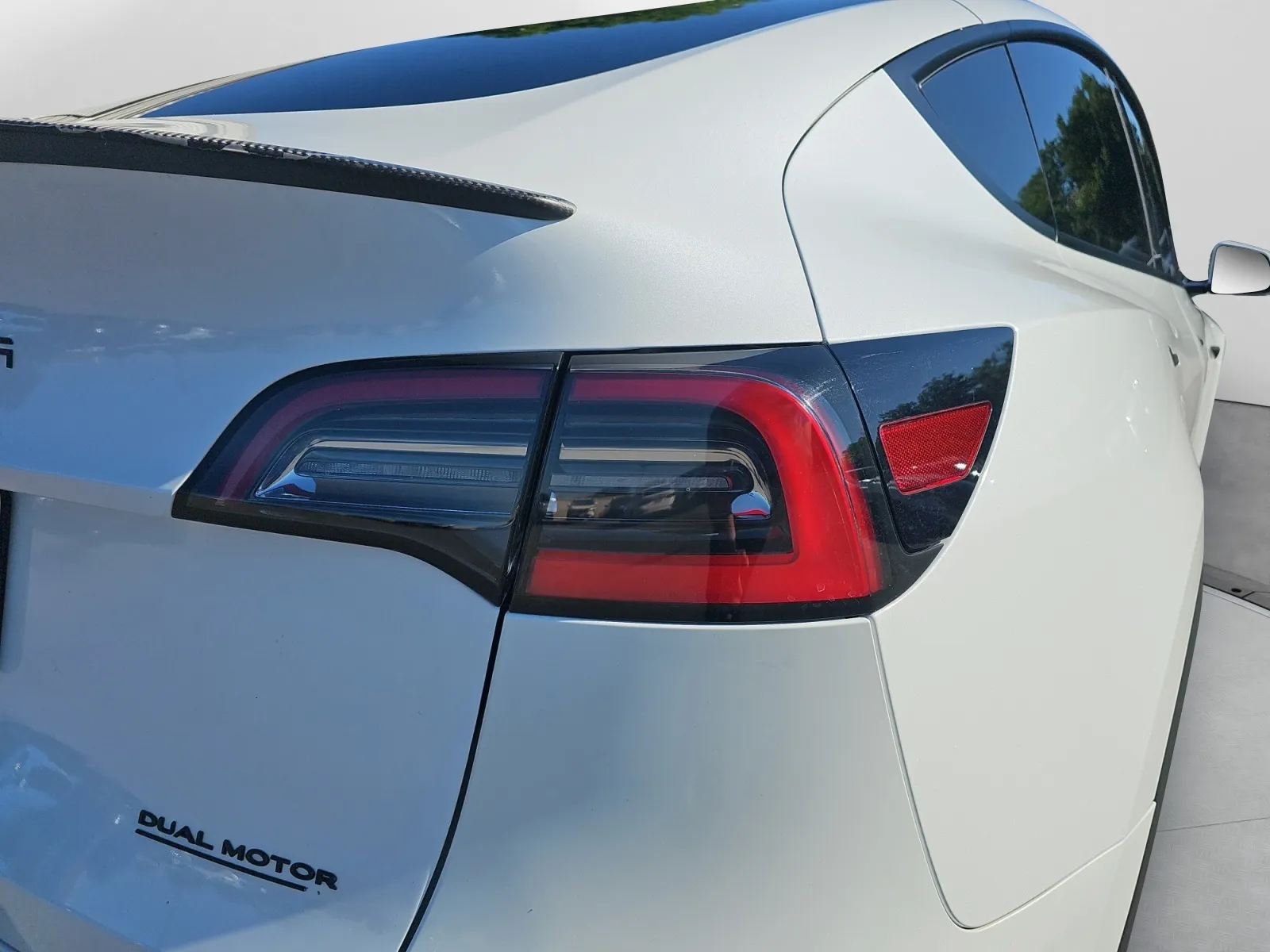 Tesla Model Y photo 12
