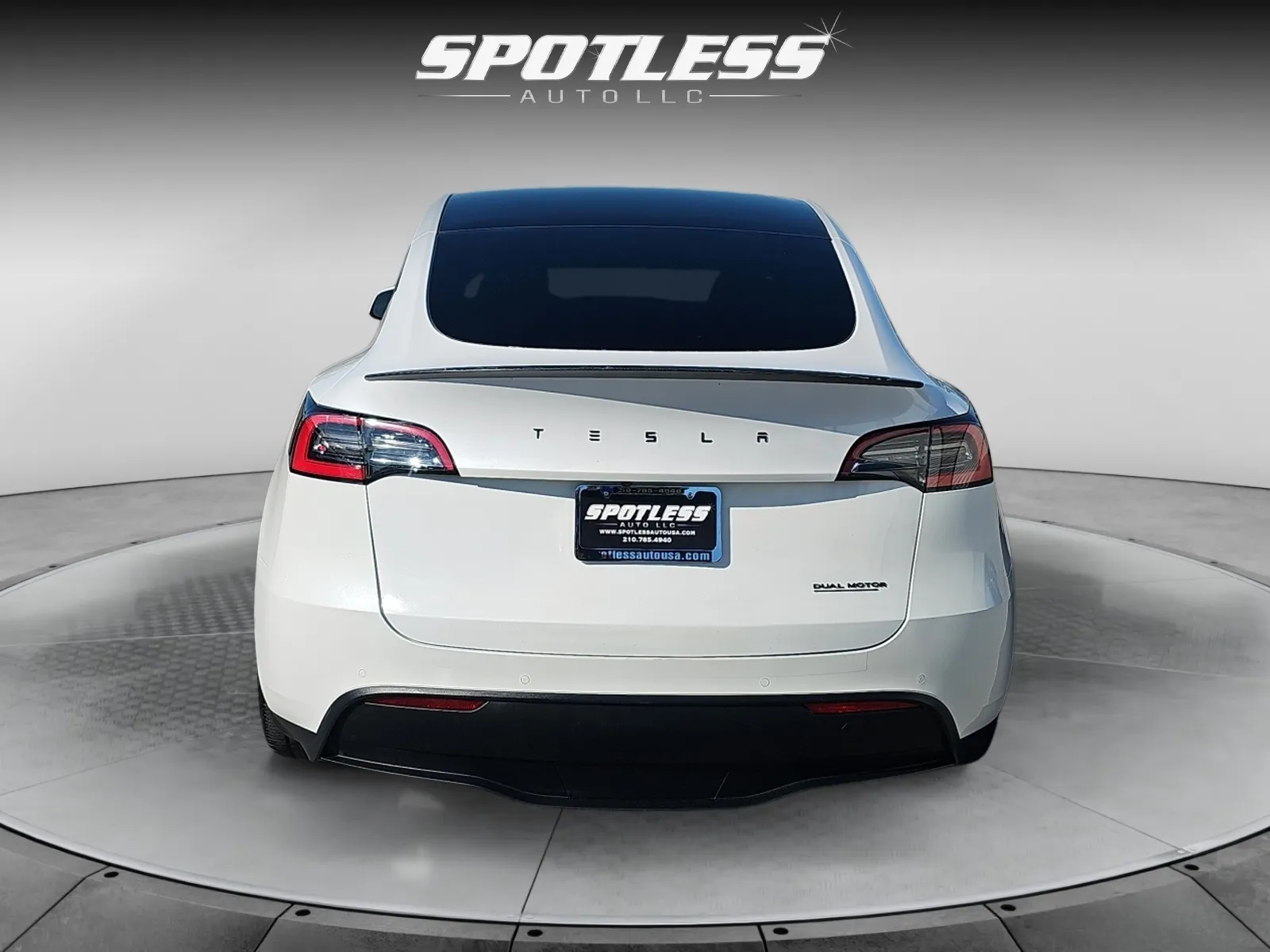 Tesla Model Y photo 6