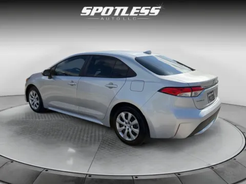 More photos of 2022 Toyota Corolla LE at Spotless Auto San Pedro, TX