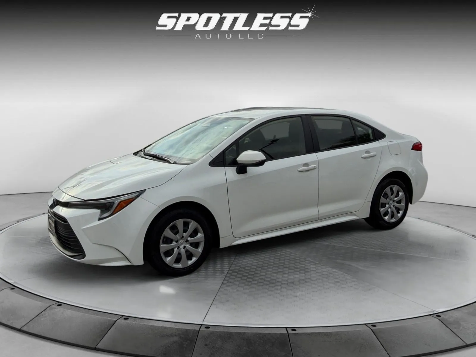 2024 Toyota Corolla LE Hybrid CVT's photo