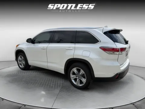 More photos of 2016 Toyota Highlander Limited at Spotless Auto San Pedro, TX