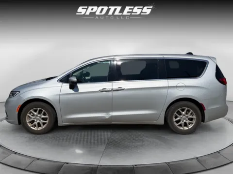 Another view of 2023 Chrysler Pacifica Touring L for sale in San Antonio, TX at Spotless Auto San Pedro