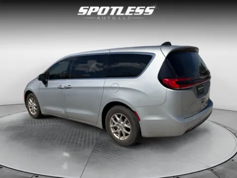 More photos of 2023 Chrysler Pacifica Touring L at Spotless Auto San Pedro, TX
