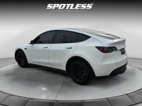 More photos of 2022 Tesla Model Y Long Range at Spotless Auto San Pedro, TX