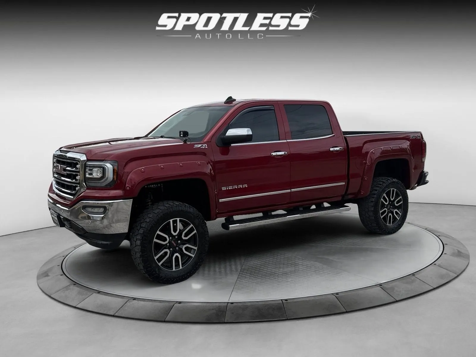 2018 GMC Sierra 4WD Crew Cab Short Box SLT's photo