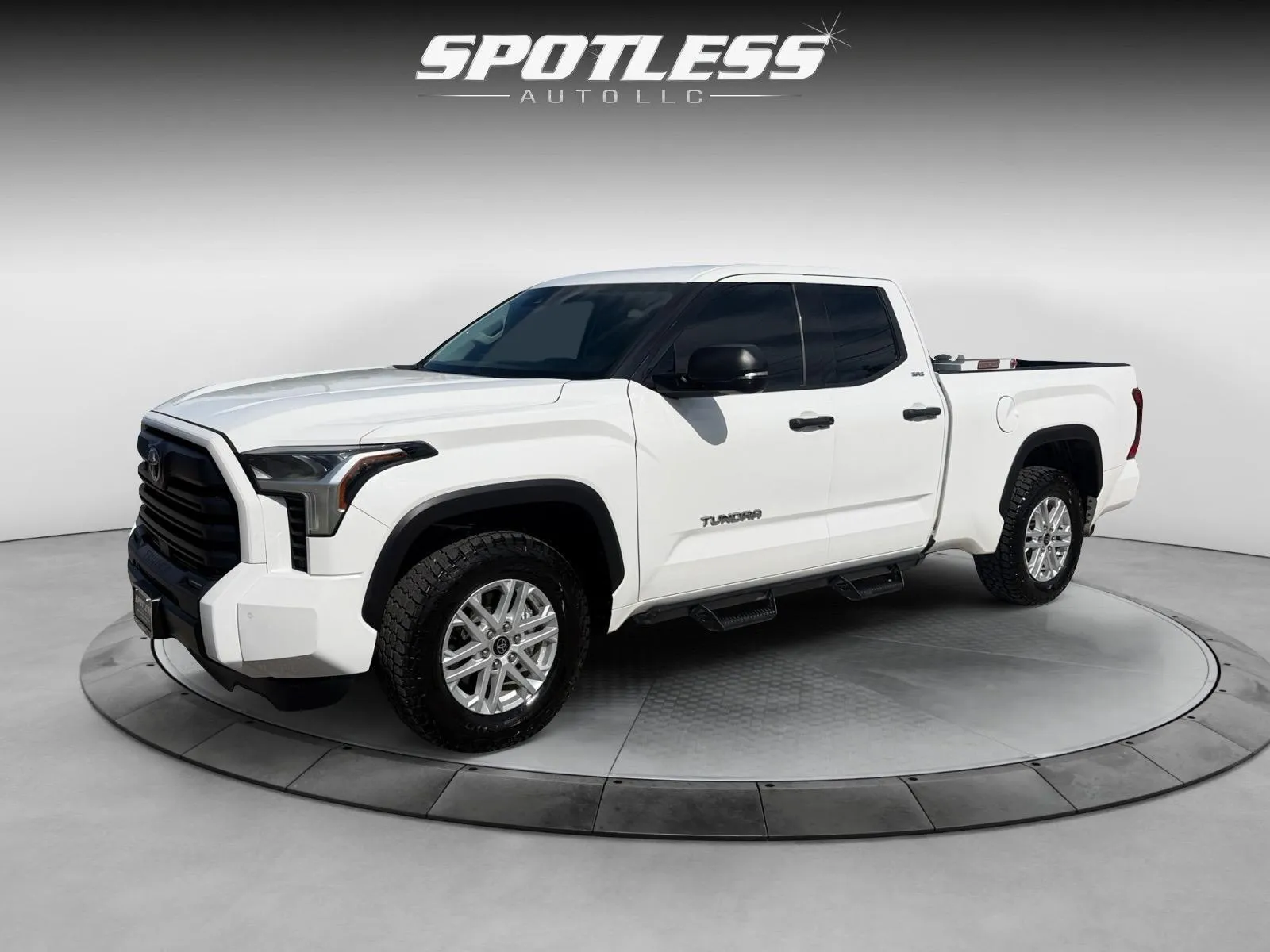 White 2022 Toyota Tundra SR5 for sale in San Antonio, TX