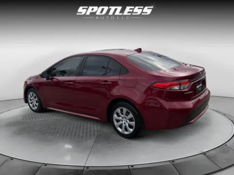 More photos of 2022 Toyota Corolla LE at Spotless Auto San Pedro, TX