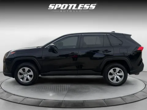 More photos of 2022 Toyota RAV4 LE at Spotless Auto San Pedro, TX