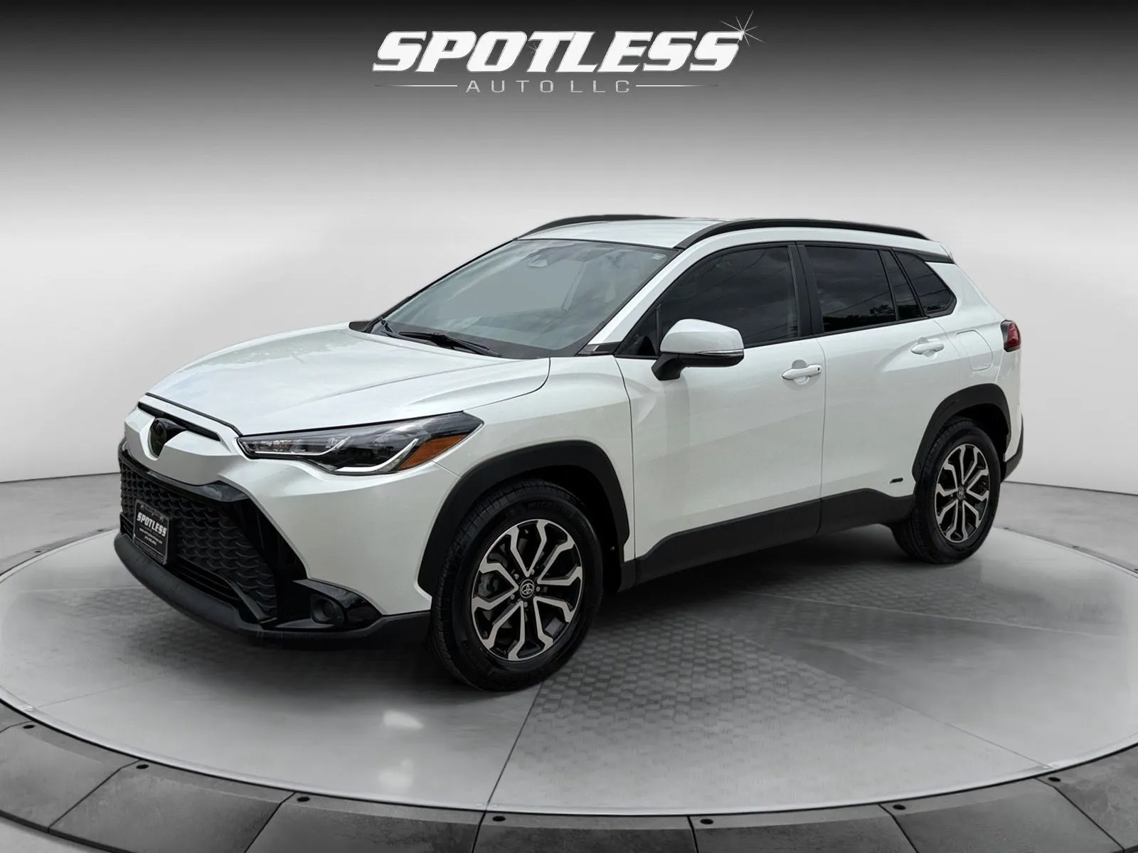White 2023 Toyota Corolla Cross Hybrid SE for sale in San Antonio, TX