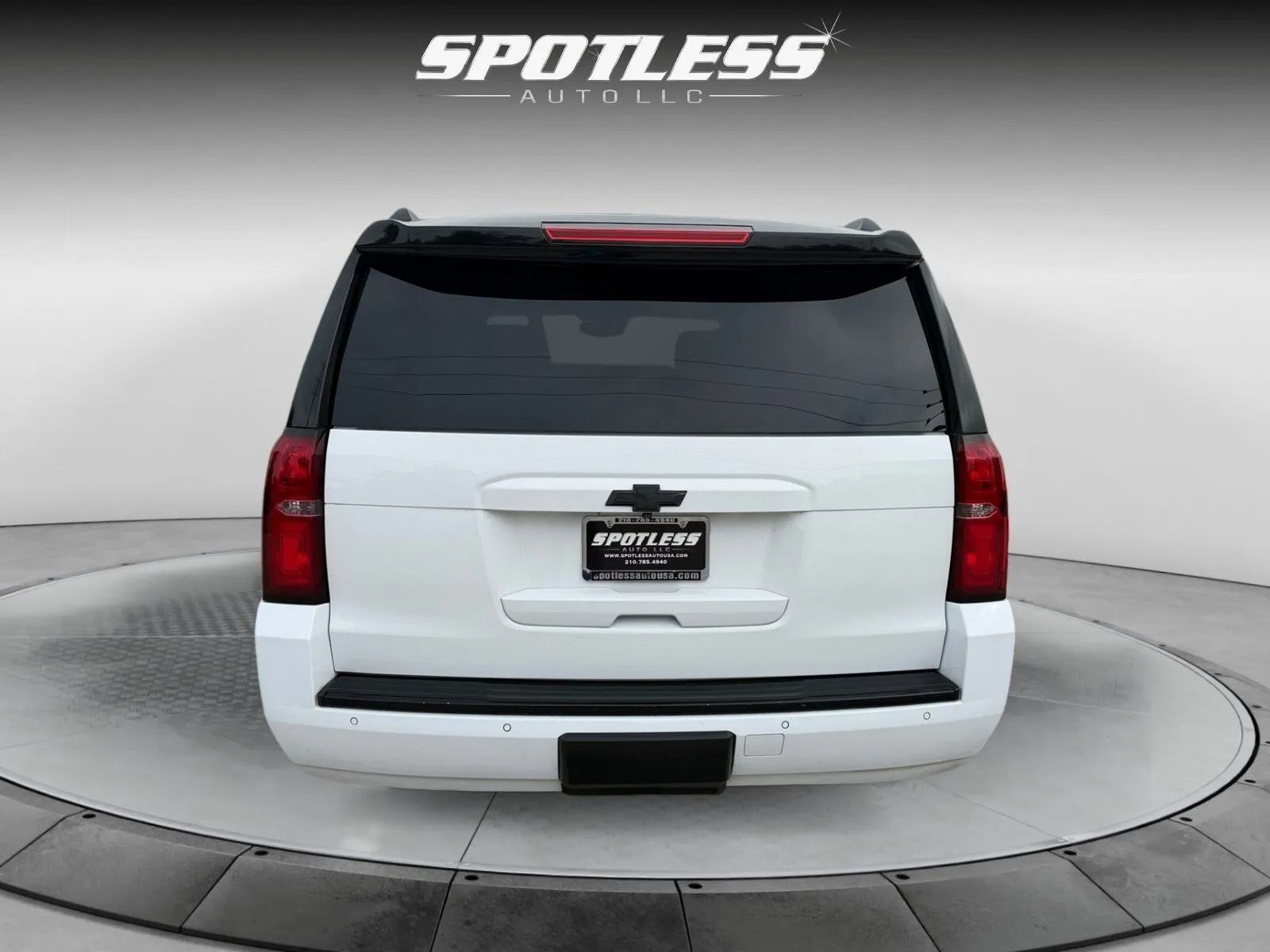 2015 Chevrolet Suburban LTZ - Photo 6