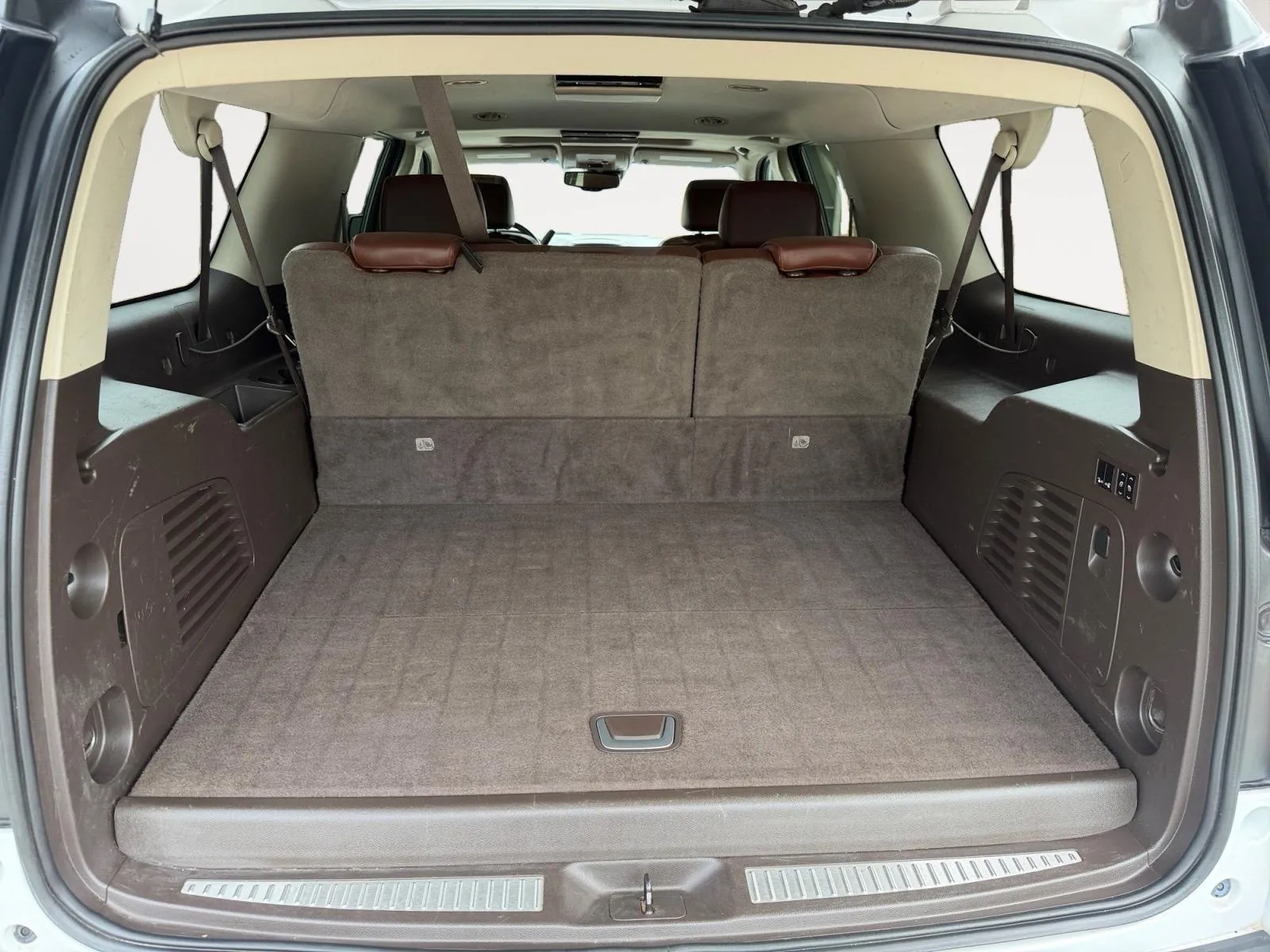 2015 Chevrolet Suburban LTZ - Photo 30