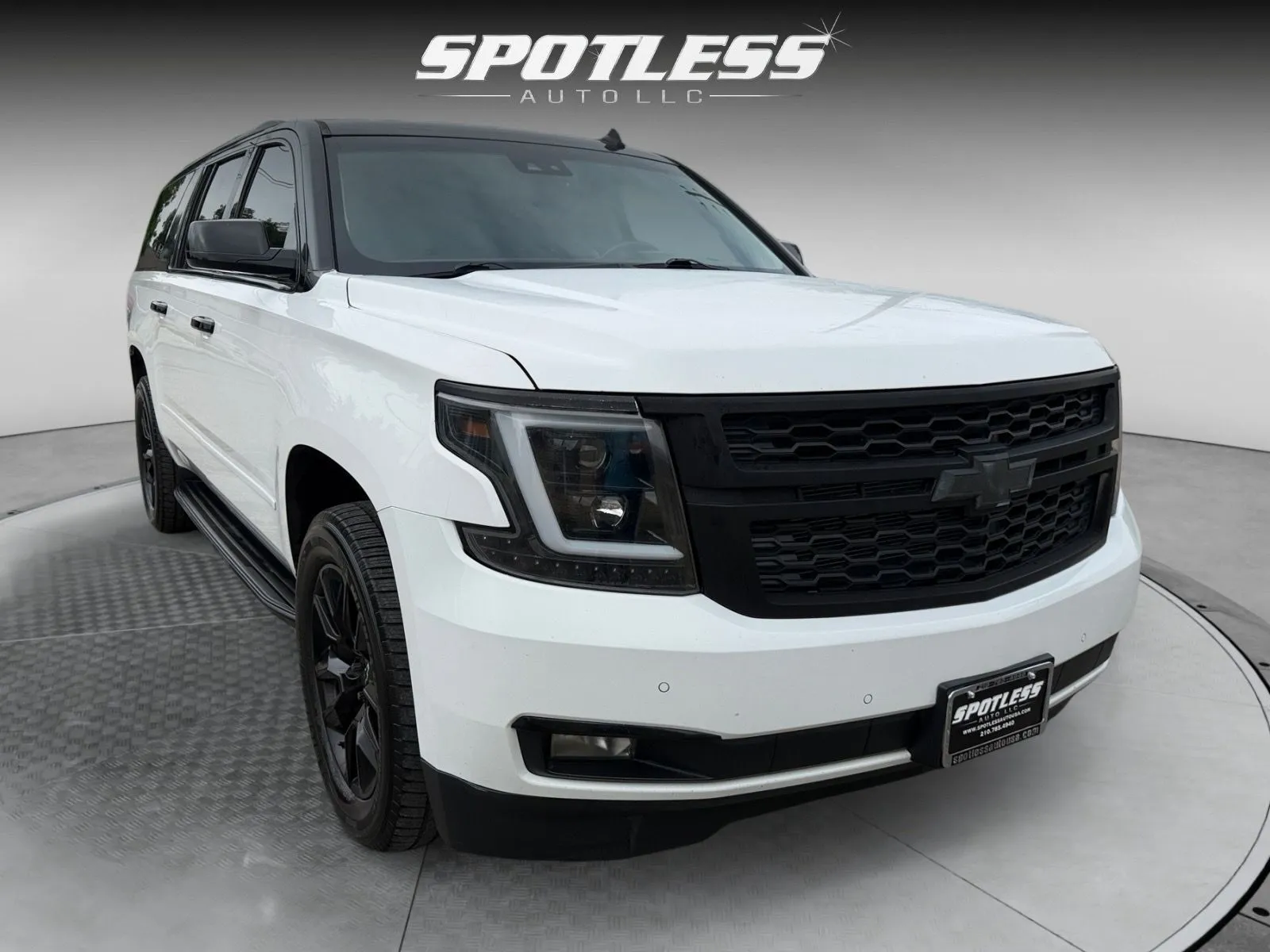 2015 Chevrolet Suburban LTZ - Photo 11