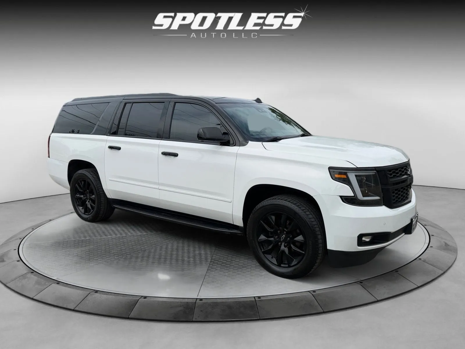 2015 Chevrolet Suburban LTZ - Photo 10