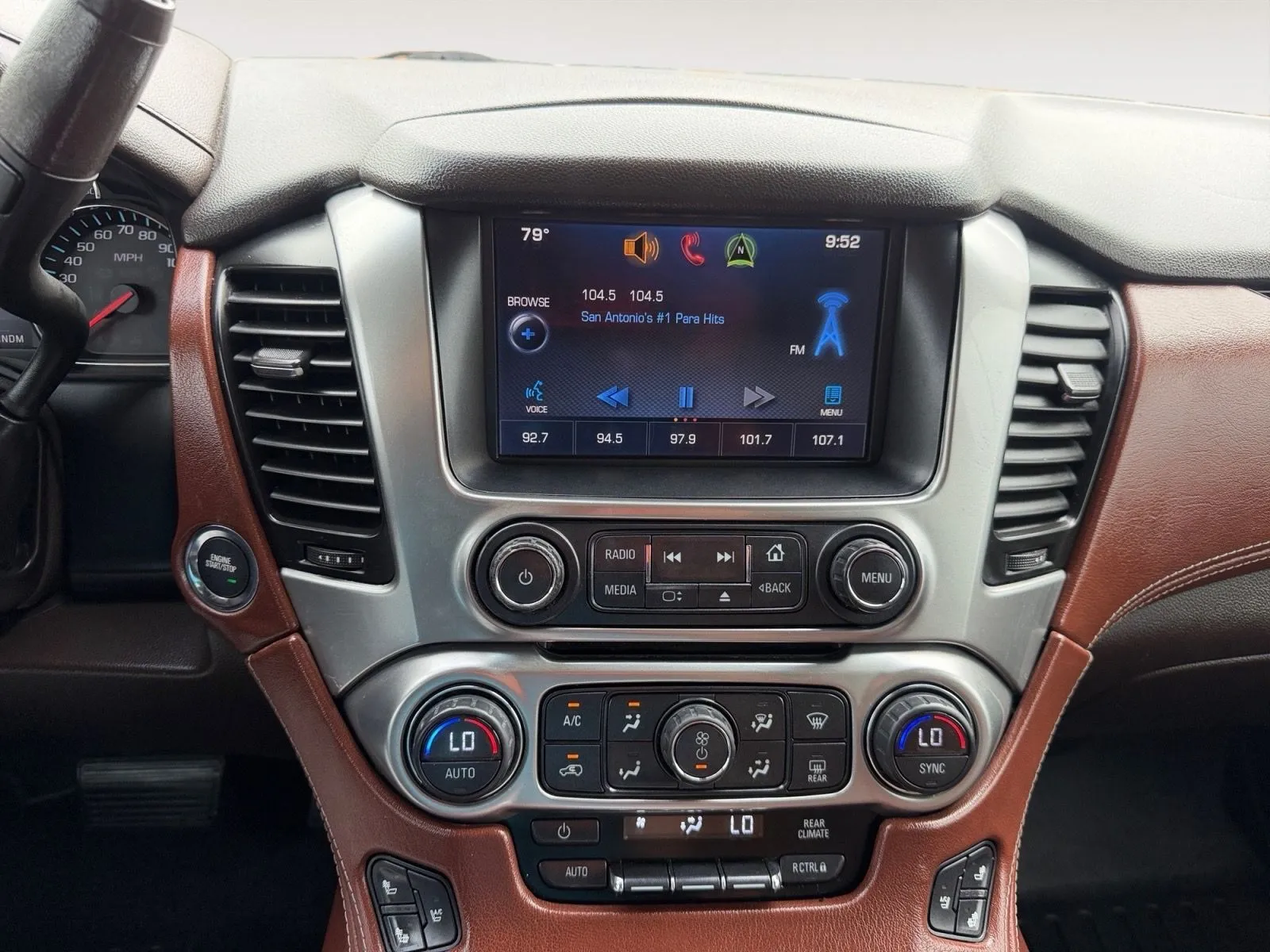 2015 Chevrolet Suburban LTZ - Photo 29