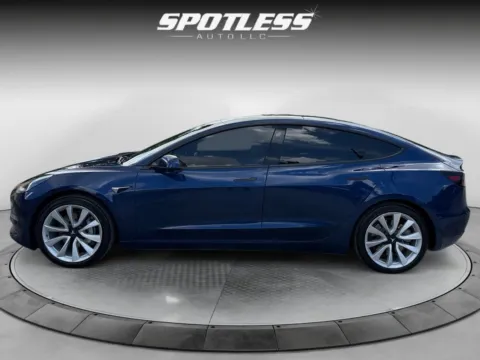 More photos of 2019 Tesla Model 3 at Spotless Auto San Pedro, TX