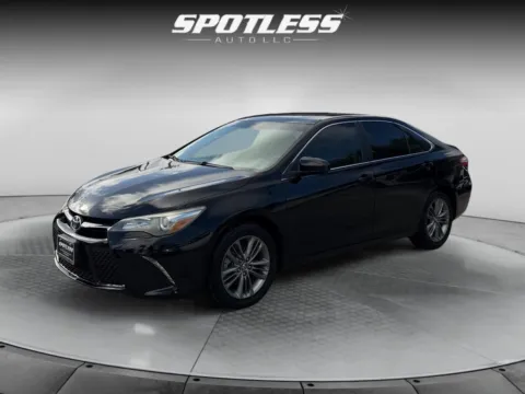 Black 2016 Toyota Camry SE for sale in San Antonio, TX