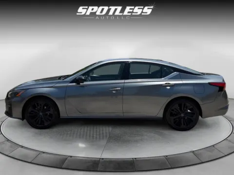 More photos of 2023 Nissan Altima 2.5 SR at Spotless Auto San Pedro, TX