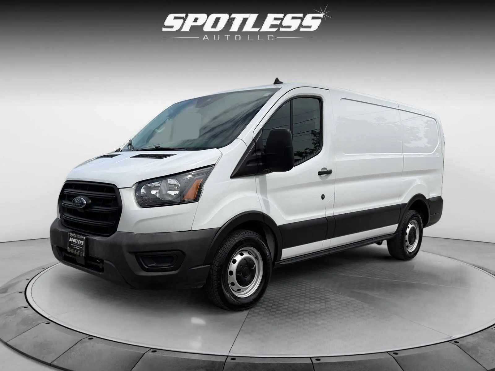 Ford Transit photo 3