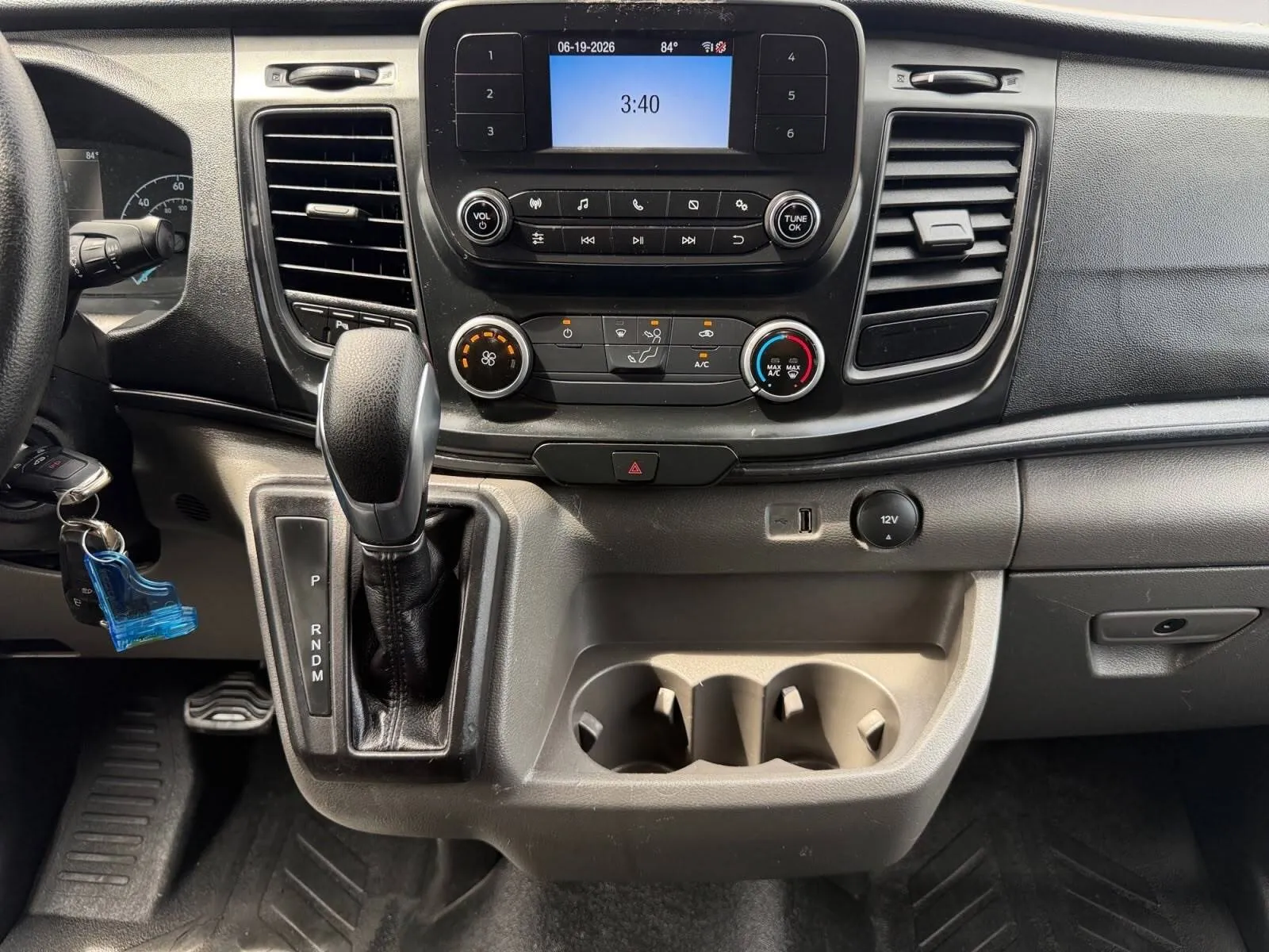 Ford Transit photo 27