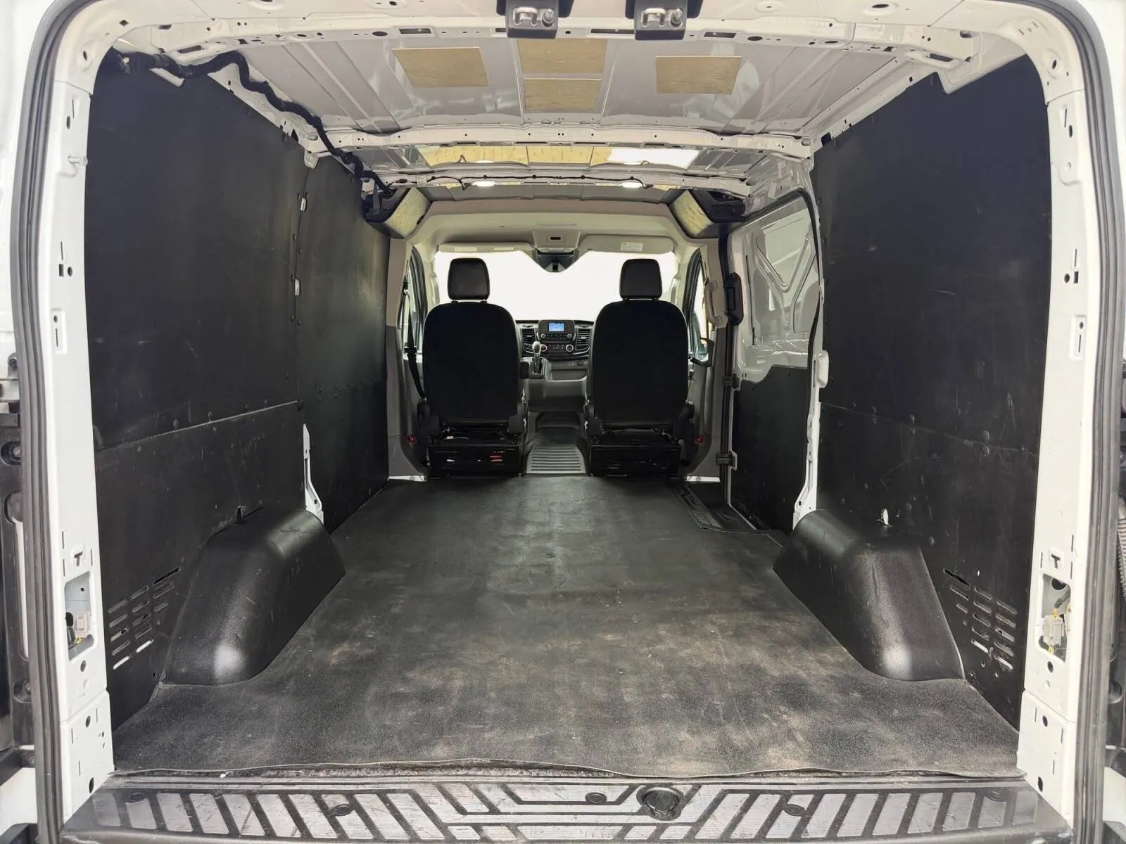 Ford Transit photo 23