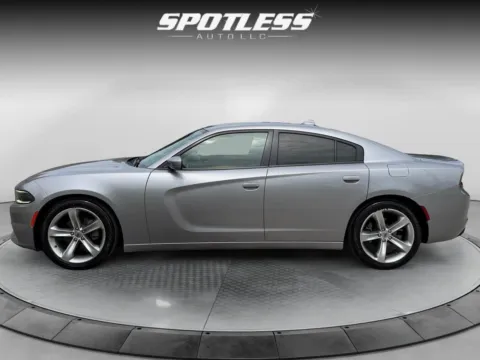 More photos of 2017 Dodge Charger SXT at Spotless Auto San Pedro, TX