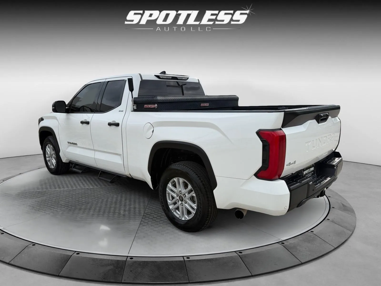 Toyota Tundra photo 5