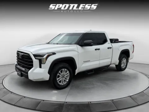 White 2022 Toyota Tundra SR5 for sale in San Antonio, TX