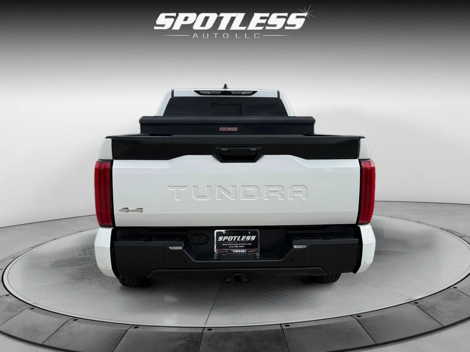 Toyota Tundra photo 6