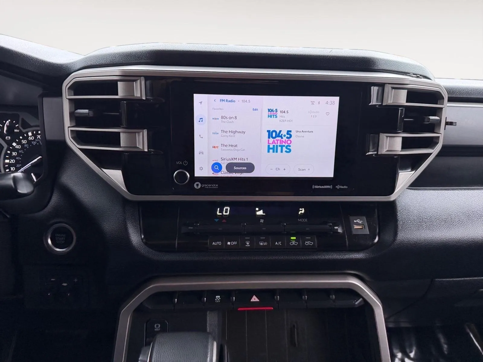 Toyota Tundra photo 25