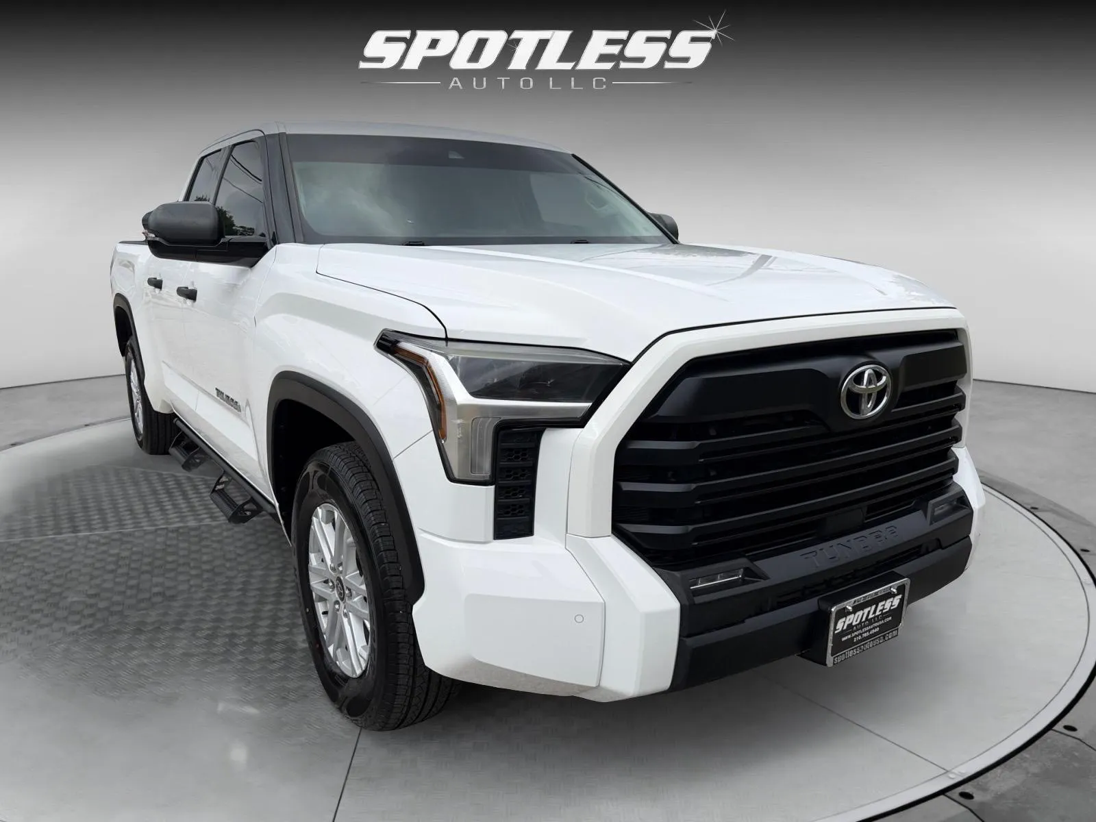 Toyota Tundra photo 11