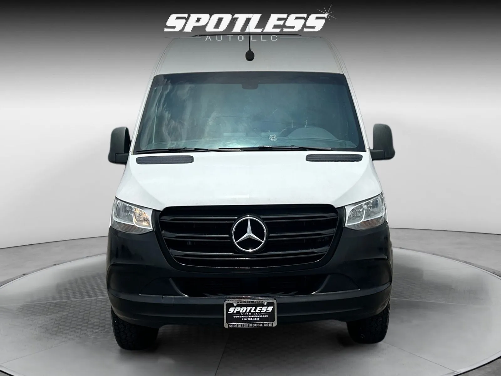Mercedes-Benz Sprinter photo 10