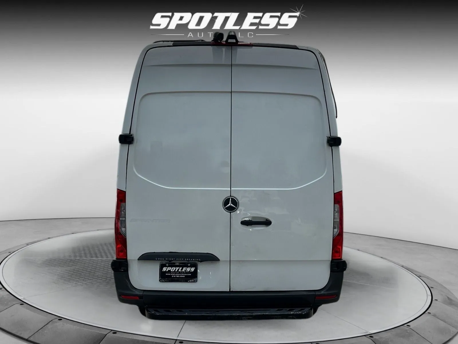 Mercedes-Benz Sprinter photo 6
