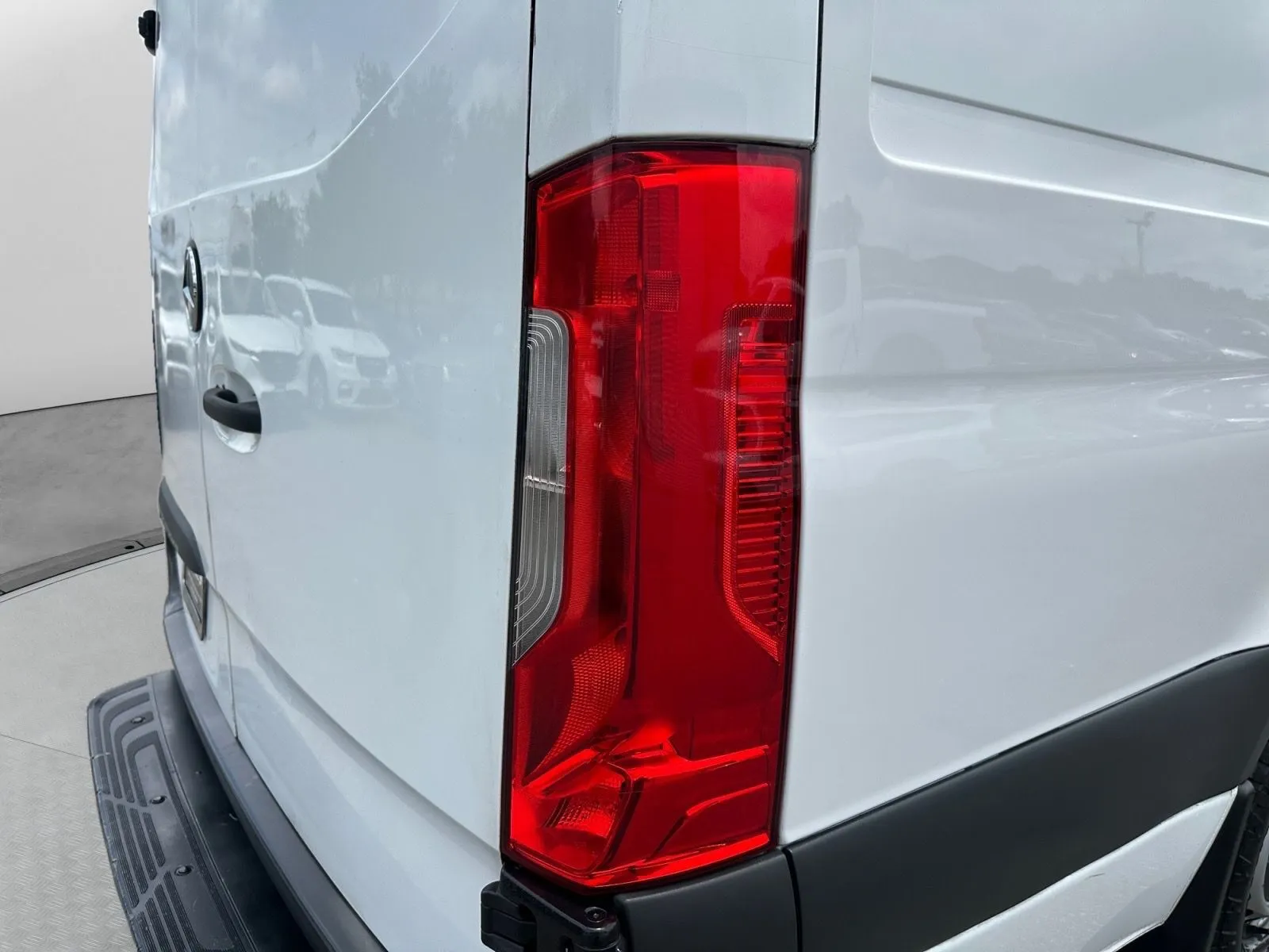 Mercedes-Benz Sprinter photo 13