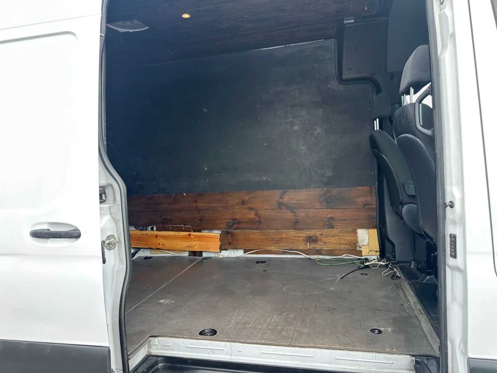 Mercedes-Benz Sprinter photo 25
