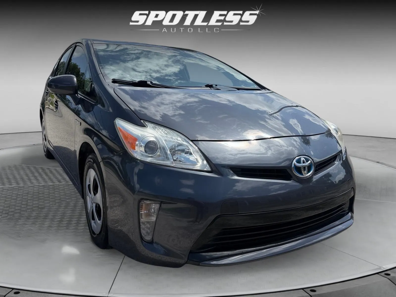 Toyota Prius photo 11