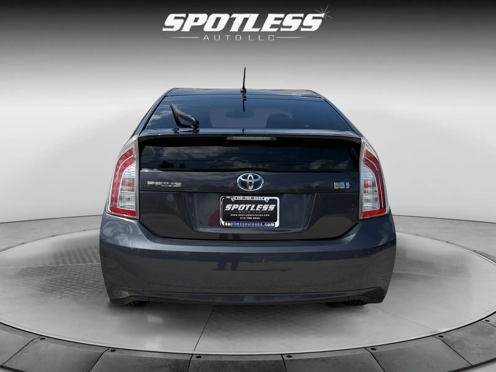 Toyota Prius photo 6