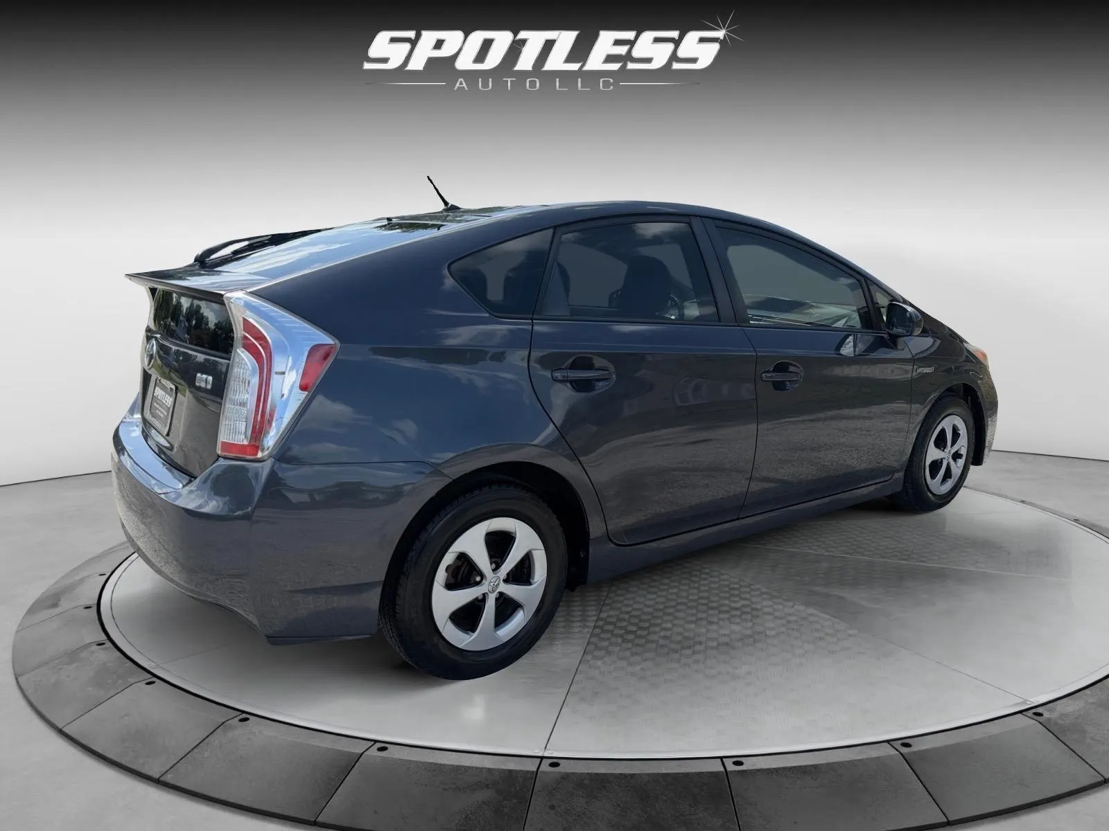 Toyota Prius photo 7