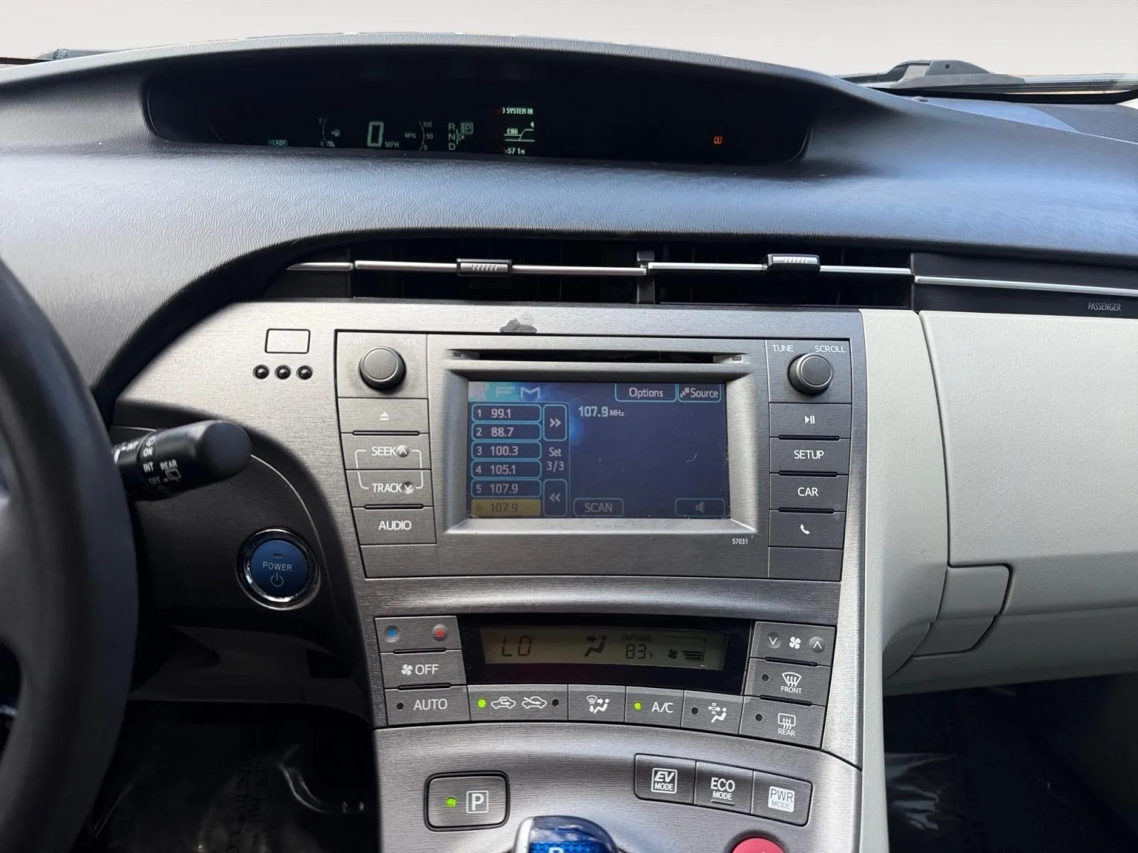 Toyota Prius photo 25