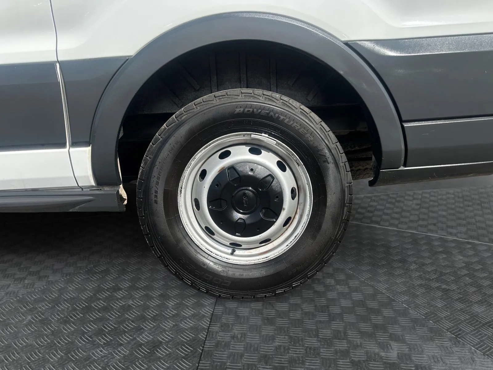 Ford Transit photo 15