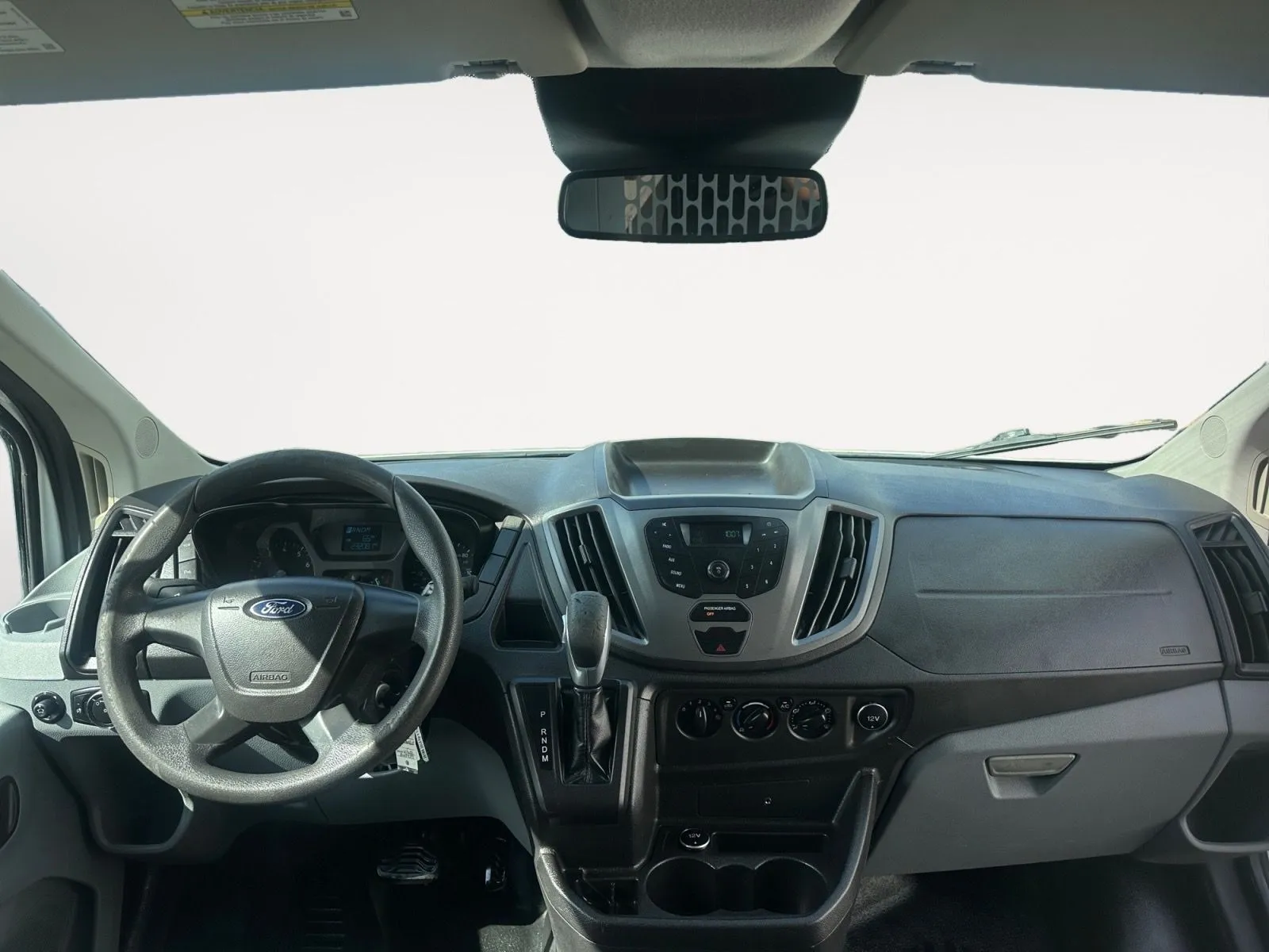 Ford Transit photo 22