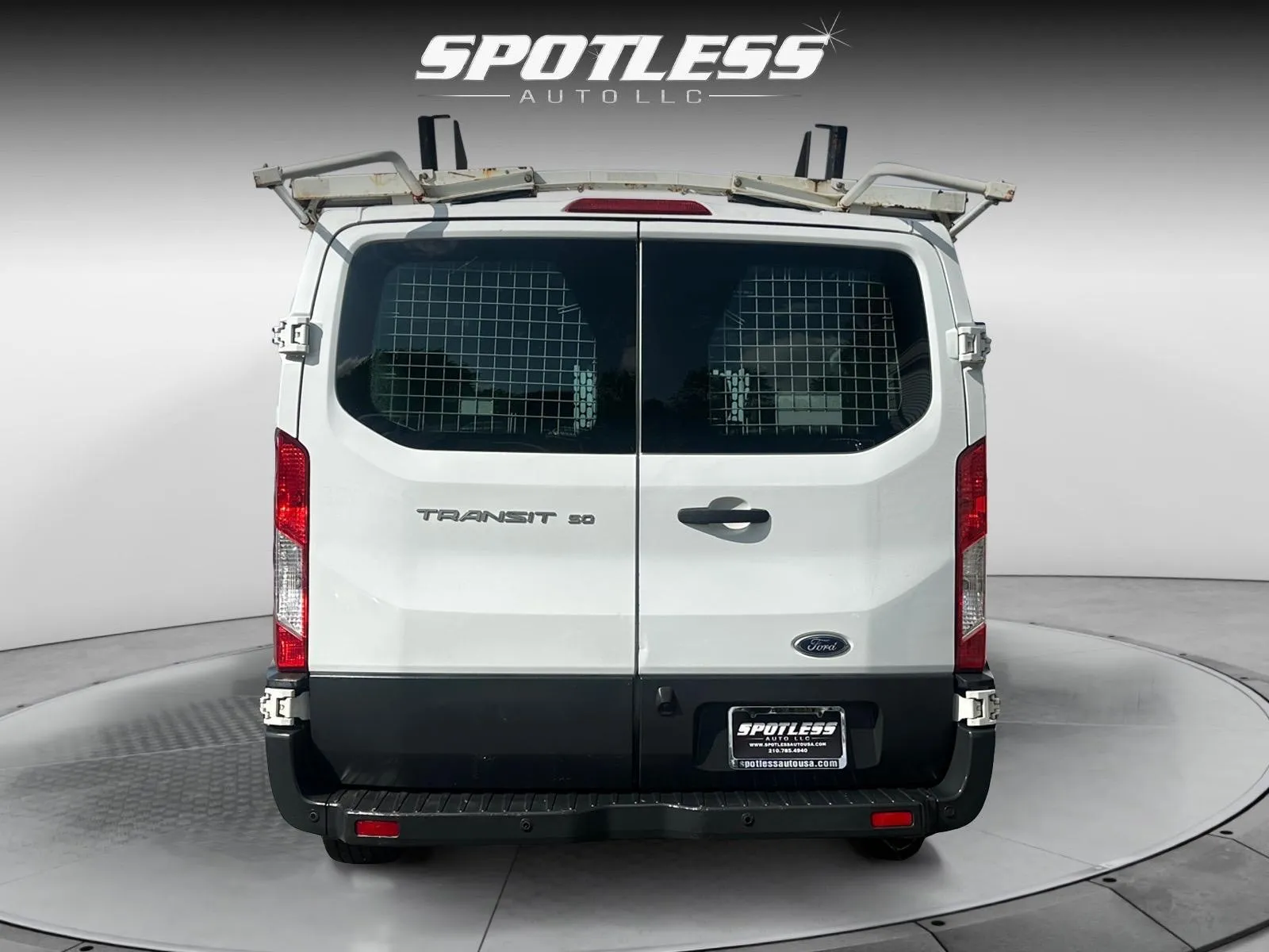 Ford Transit photo 6