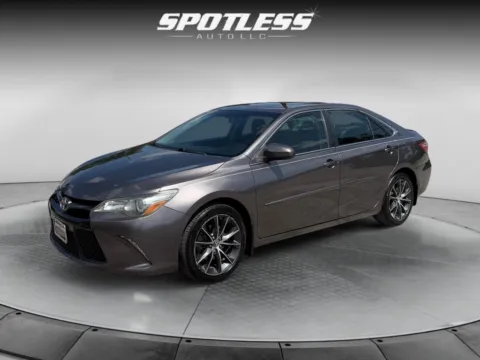 Gray 2015 Toyota Camry XSE for sale in San Antonio, TX