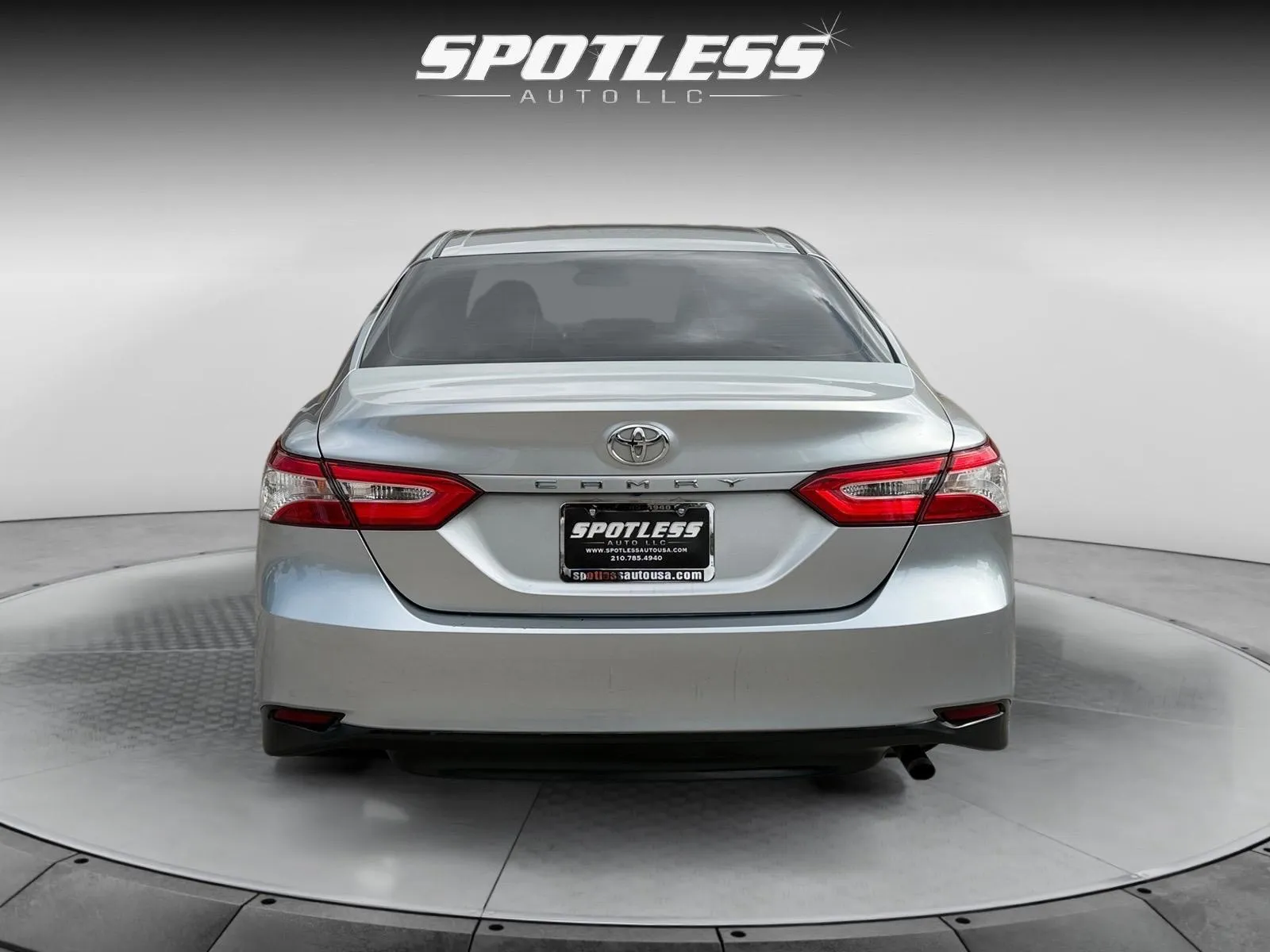 Toyota Camry photo 6