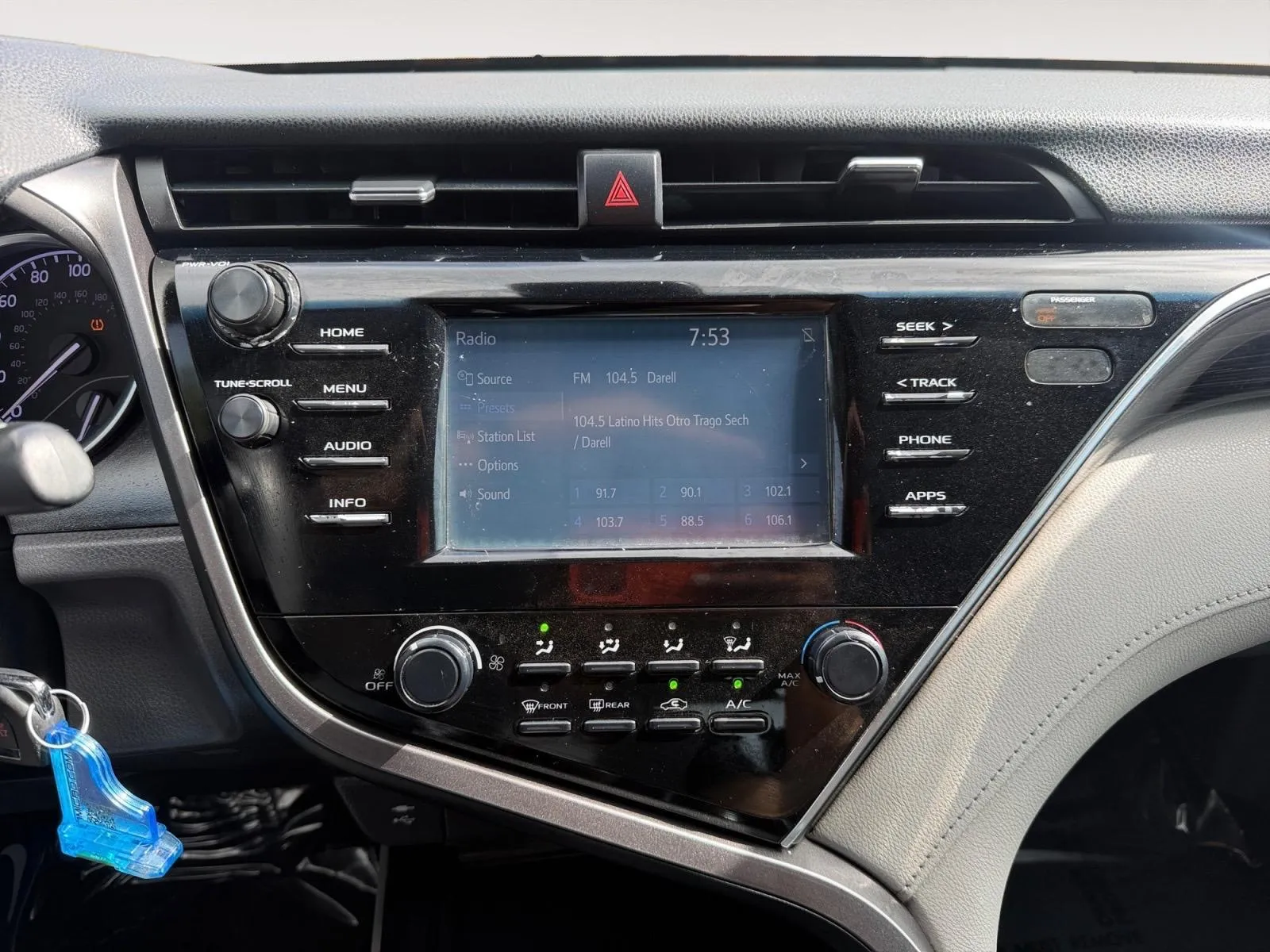 Toyota Camry photo 25