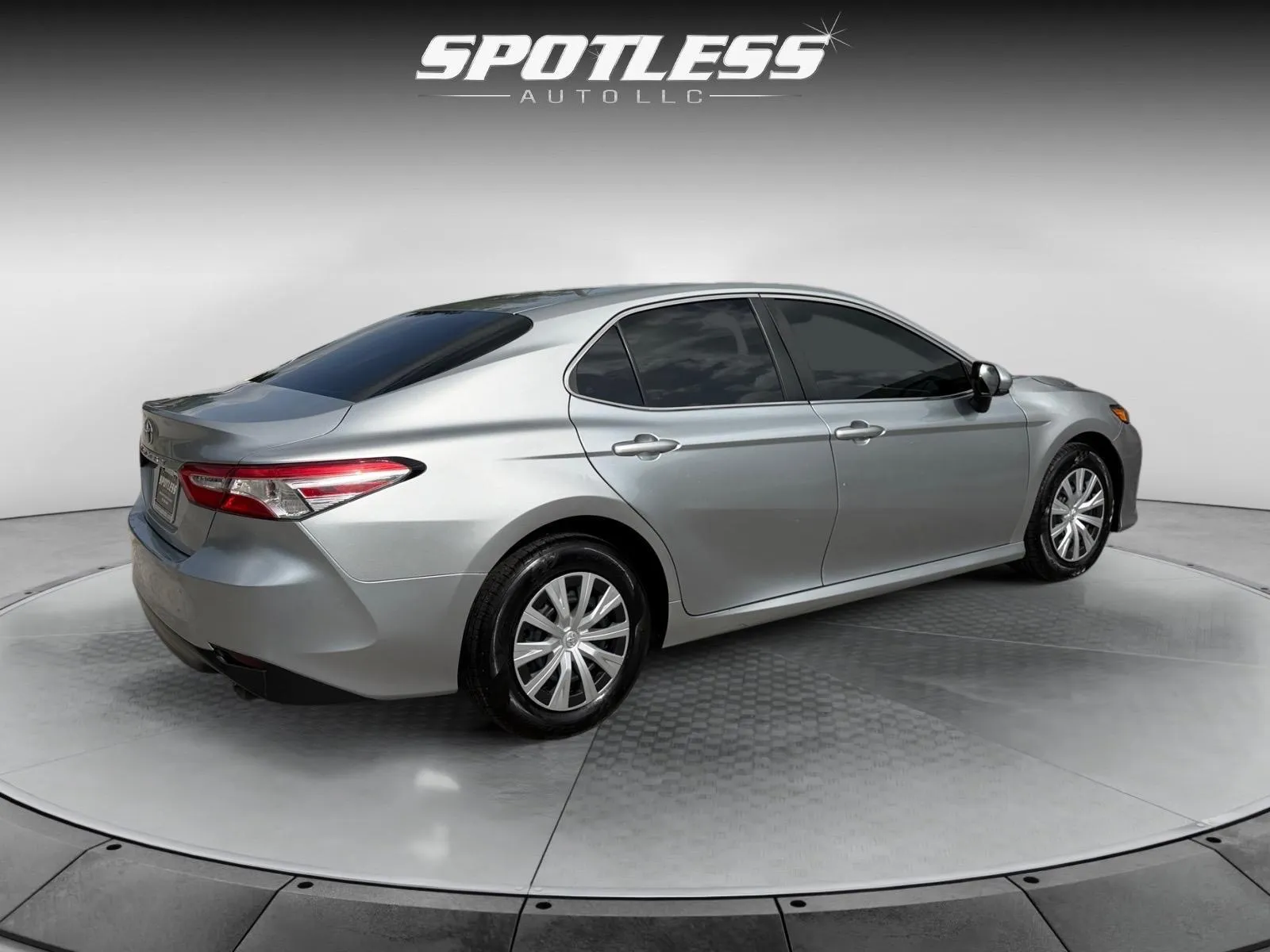 Toyota Camry photo 7