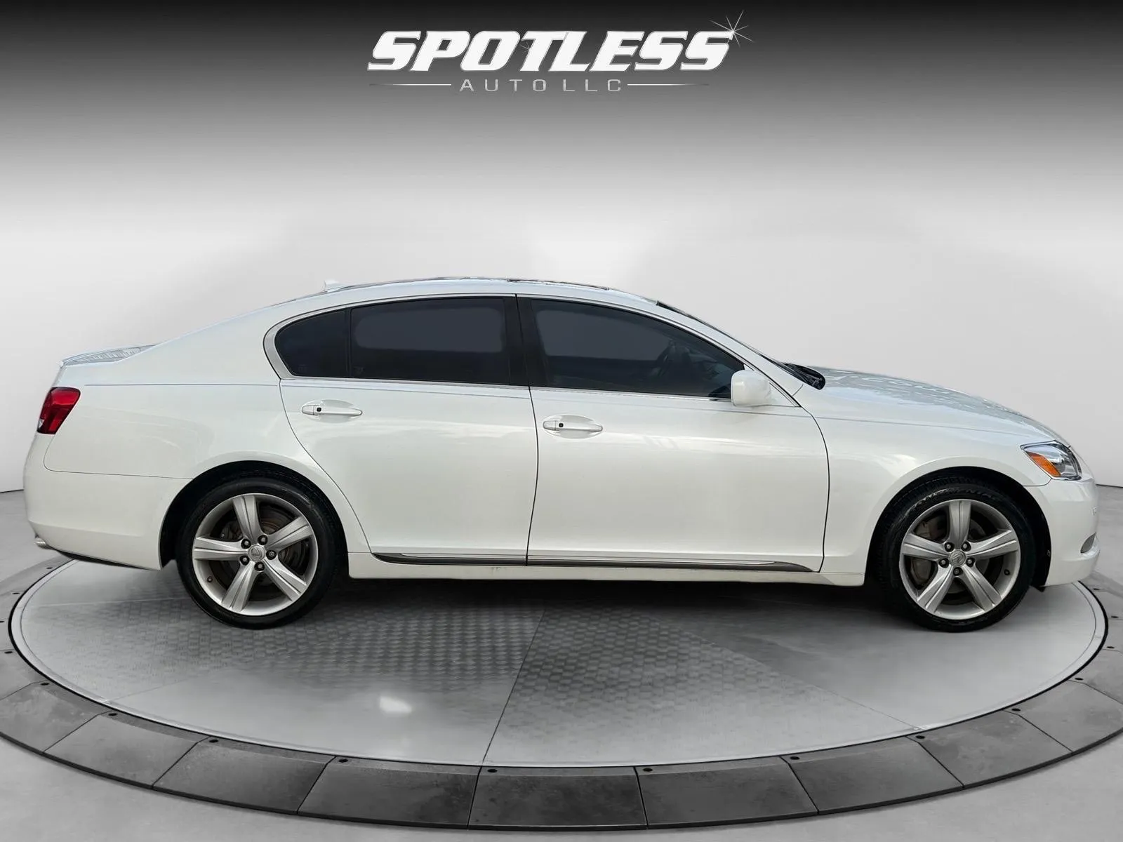 Lexus GS photo 8